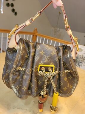 Louis Vuitton Kalahari PM Brown Monogram  Shoulder Bag (MADONNA BAG)